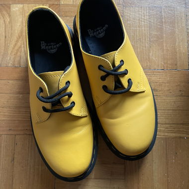 Low-top shoe