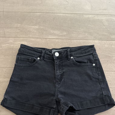 Short Black Pants