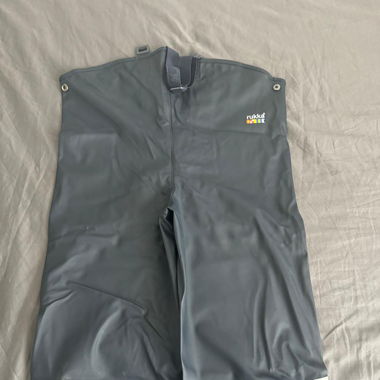 Regenhose und Jacke