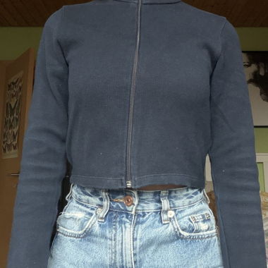 Brandy Melville dunkelblauer eng anliegender Zip-Top