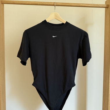 Body nero Nike