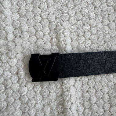 Ceinture noire Louis Vuitton