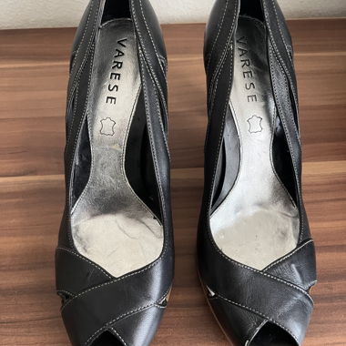 Varese Black Heels, Size 40