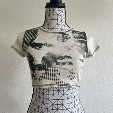 graphic h&m crop top with face