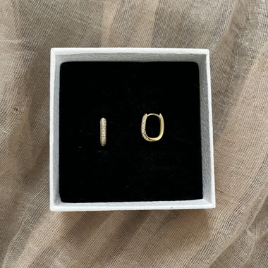 Orecchini a bottone dorati con inserto di pietre
