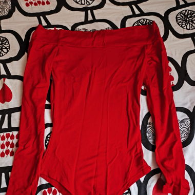 Roter Bodysuit