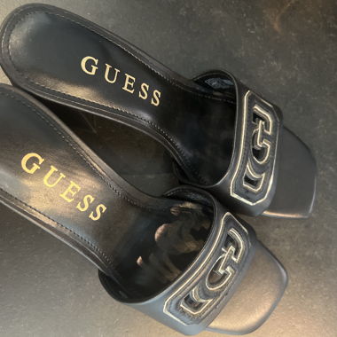 Sandales GUESS neuves