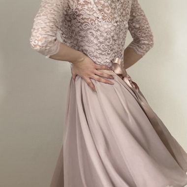 Abito in pizzo SWING color rosa – come nuovo