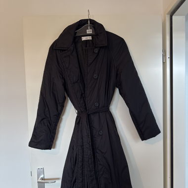 Long trench noir matière doudoune 