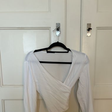 Brandy Melville Wrap top
