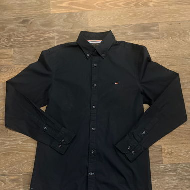 Dunkle blaues Hilfiger Hemd