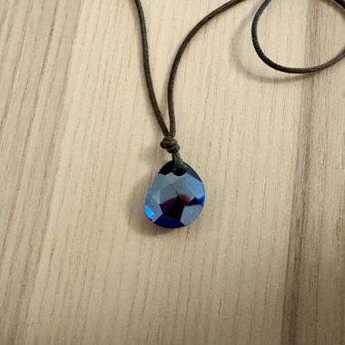 Collier choker Svarowski avec pierre bleue