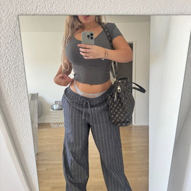 Grey tee