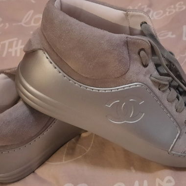 CHANEL SNEKERS prix en boutique 990.00