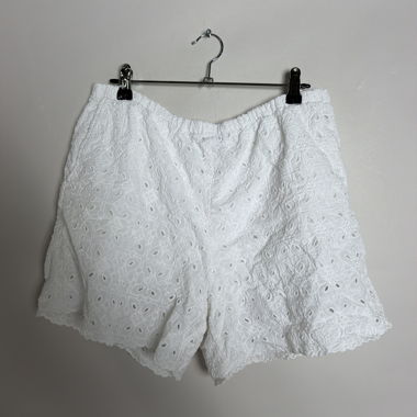 GAP white lace shorts