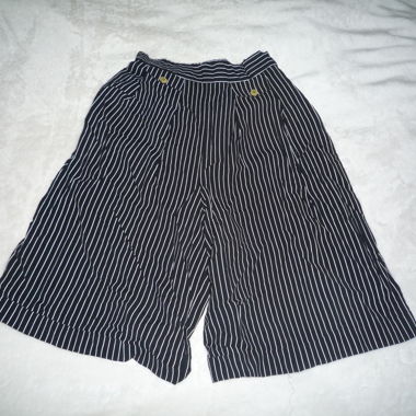 Gestreifte Culotte-Shorts