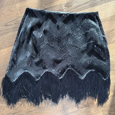 ZARA jupe courte noire à sequins avec franges
