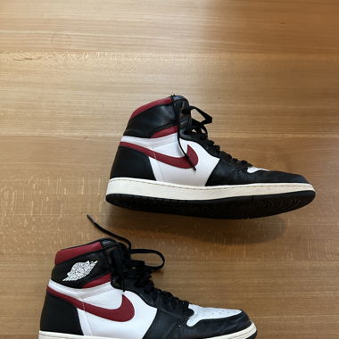 Jordan 1 Retro hoch schwarz rot