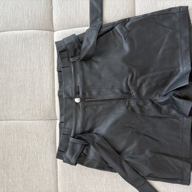 Short neri in similpelle M