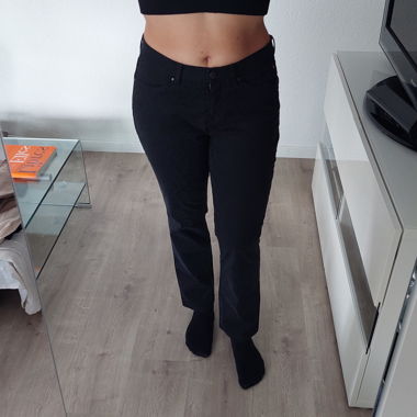 Pantalon noir motif fleuri  // 38