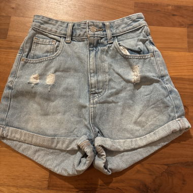 kurze Jeans