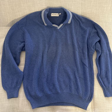 Blauer Herren-Pullover