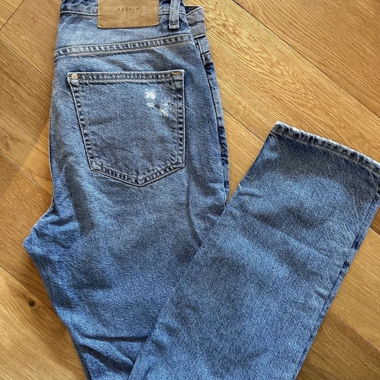 H&M - Boyfriend-Jeans mit niedriger Taille - 34