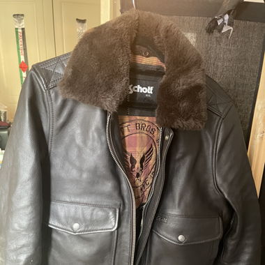 Veste Schott cuir en très bon état taille M