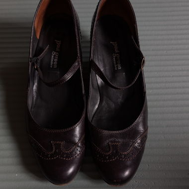 Eleganti scarpe da donna con tacco basso