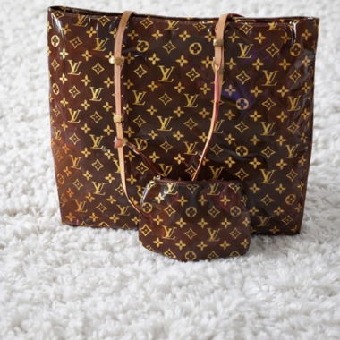 Sac Louis Vuitton transparent marron et pochette 
