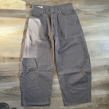 Pantalon chino gris Zara avec ourlet coupé