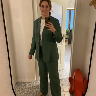 Green suit jacket and trousers - Week-End