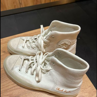 Converse Chucks