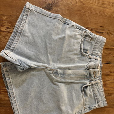Short jeans