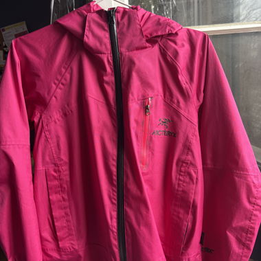 Arc’teryx Gore-Tex hardshell jacket pink