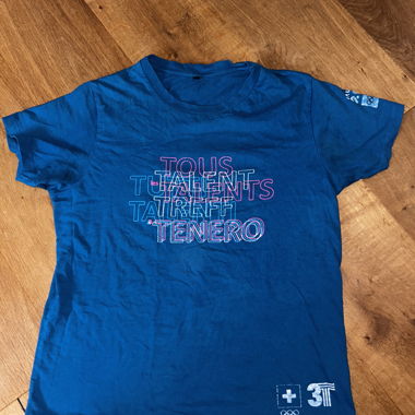Blue T-shirt Size M