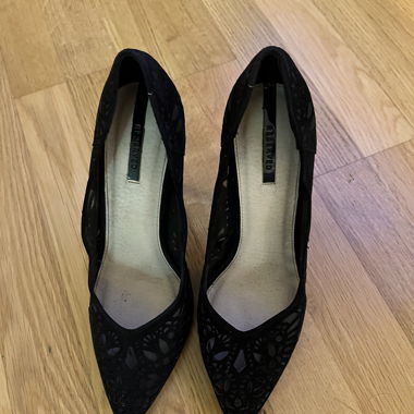 Schwarze Heels