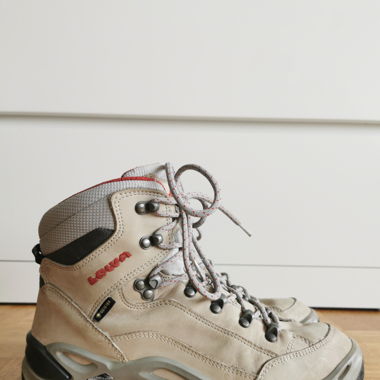 Lowa Wanderschuhe