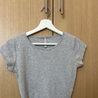 T-shirt crop top