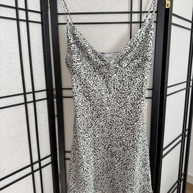 Robe à fines bretelles Bershka