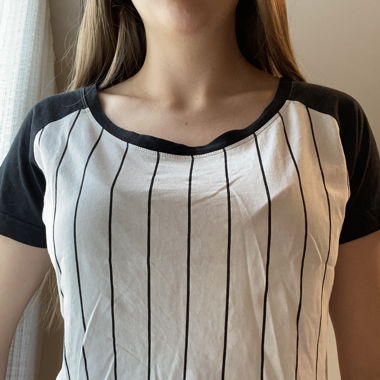 Crop top with stripes and black collar