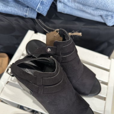 Sandales à talons noires