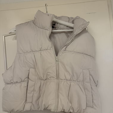Beige vest