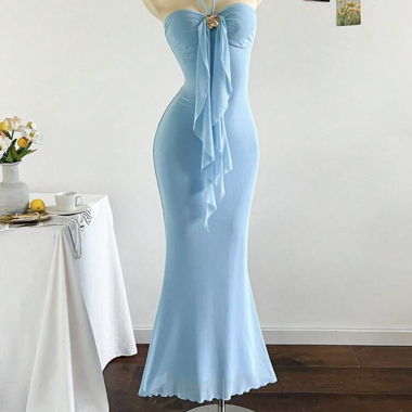 Abito maxi blu con dettaglio floreale
