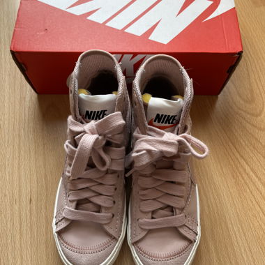 Nike hohe rosafarbene Sneaker EU 38