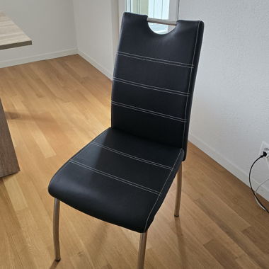 4 schwarze Esszimmerstühle