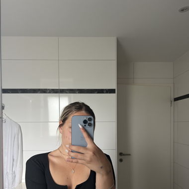 Haut Zara