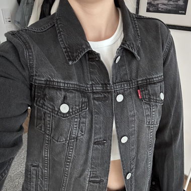 Schwarze Jeansjacke Levi’s 