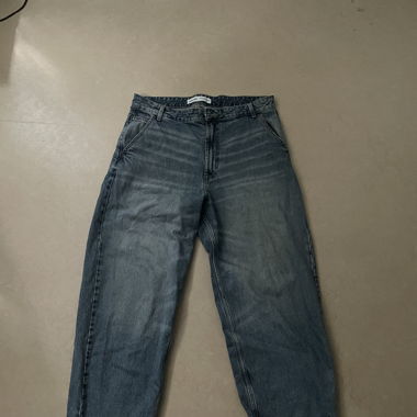 Bershka- Baggy Jeans