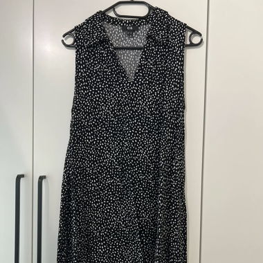 Kleid gepunktet